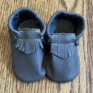 Charcoal grey leather Freshly Picked moccasins, size 2. New without tags.